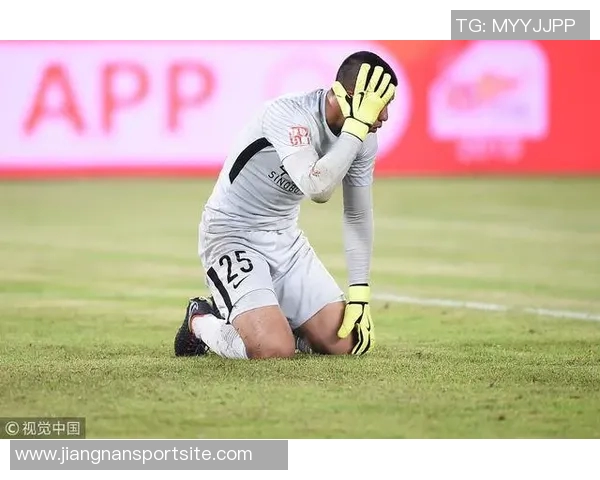 郭全博神勇表现连扑两球令对手外援无奈抱头痛惜展现门将绝技