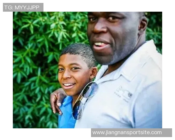 姆巴佩母亲揭秘儿子对恋爱的幽默态度与独特看法 姆巴佩母亲揭秘儿子对恋爱的幽默态度与独特看法