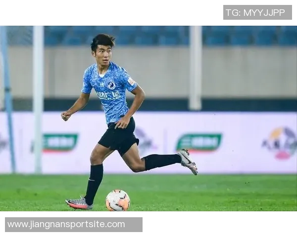 卢伟强调核心后卫需具备更强心理素质与稳定处理球能力