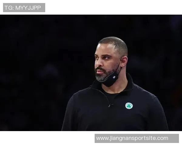 乌度卡称KD被包夹助力队友高效表现中5得11分展现实力 乌度卡称KD被包夹助力队友高效表现中5得11分展现实力