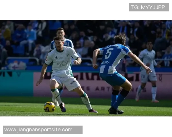 皇马密切关注阿尔克马尔19岁中场新星基斯斯米特的潜力与表现 皇马密切关注阿尔克马尔19岁中场新星基斯斯米特的潜力与表现