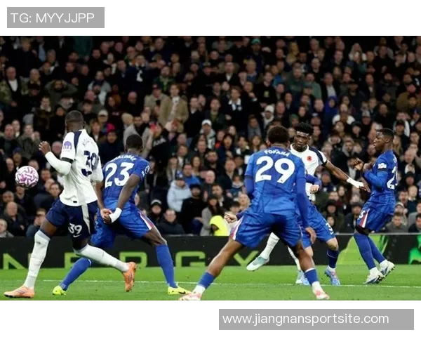 切尔西官推发布海报预热阿森纳之战福法纳独自亮相引关注