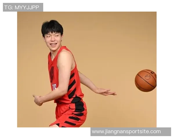 媒体人称杨瀚森应获得更多锻炼机会若无时间可考虑前往G联盟发展